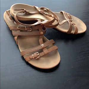 Vionic Tan Sandals